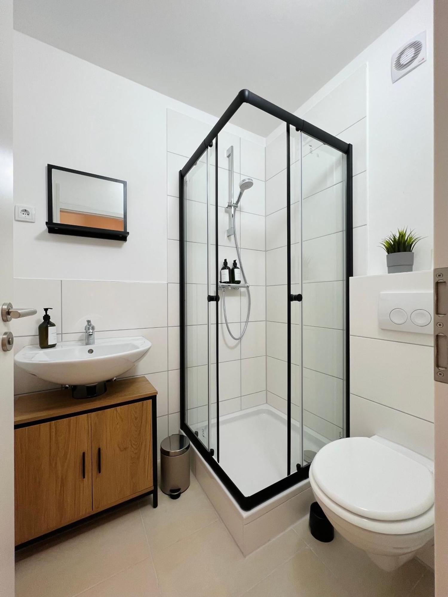 Sali - Remscheid - Apartmenthaus ภายนอก รูปภาพ